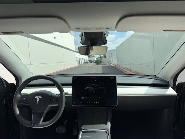 Used 2024 Tesla Model Y 2WD image 13