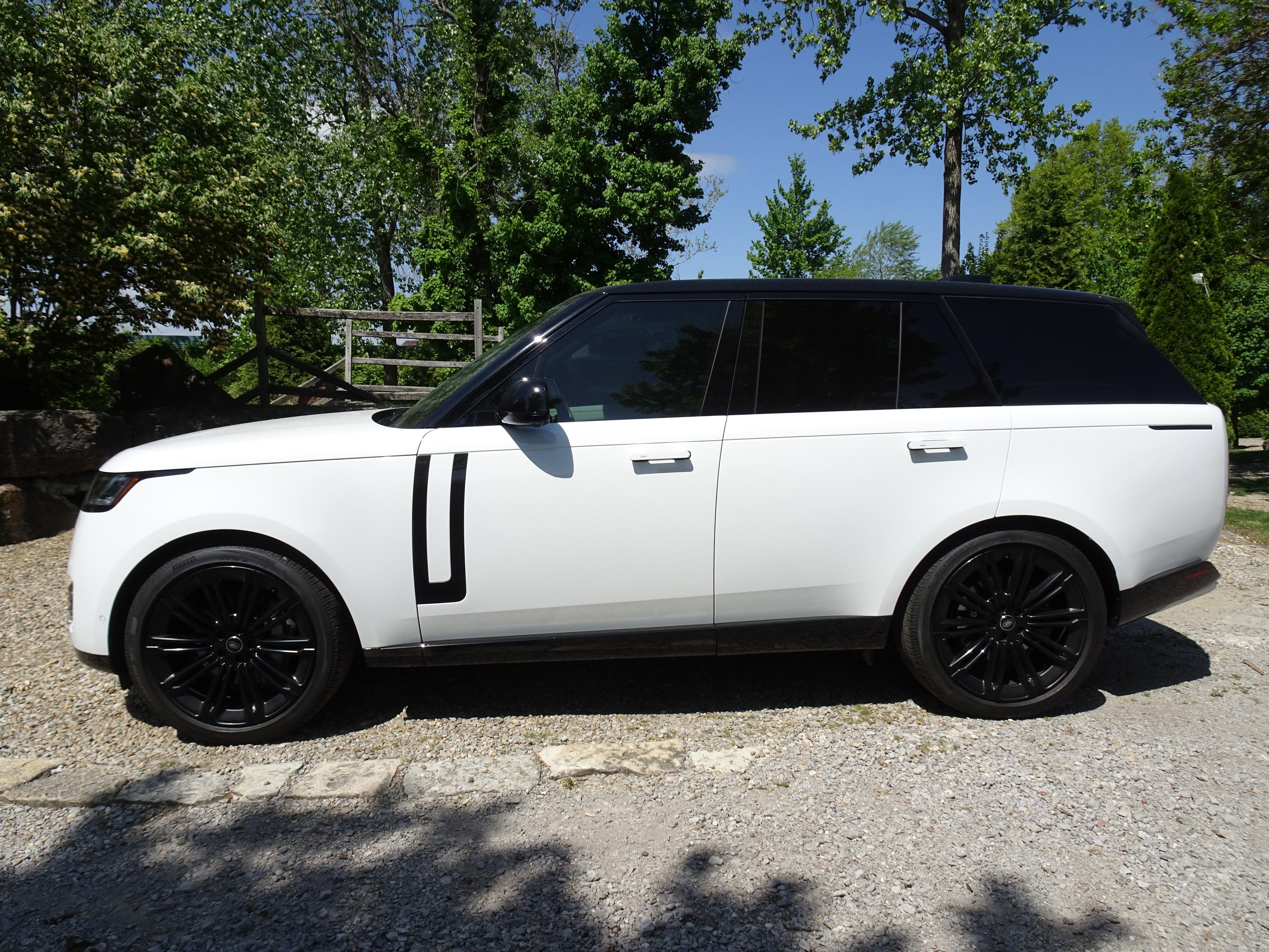 Certified 2025 Land Rover Range Rover SE AWD/4WD image 6