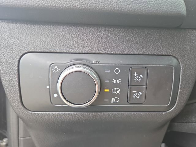 Used 2022 Ford Escape SE image 18