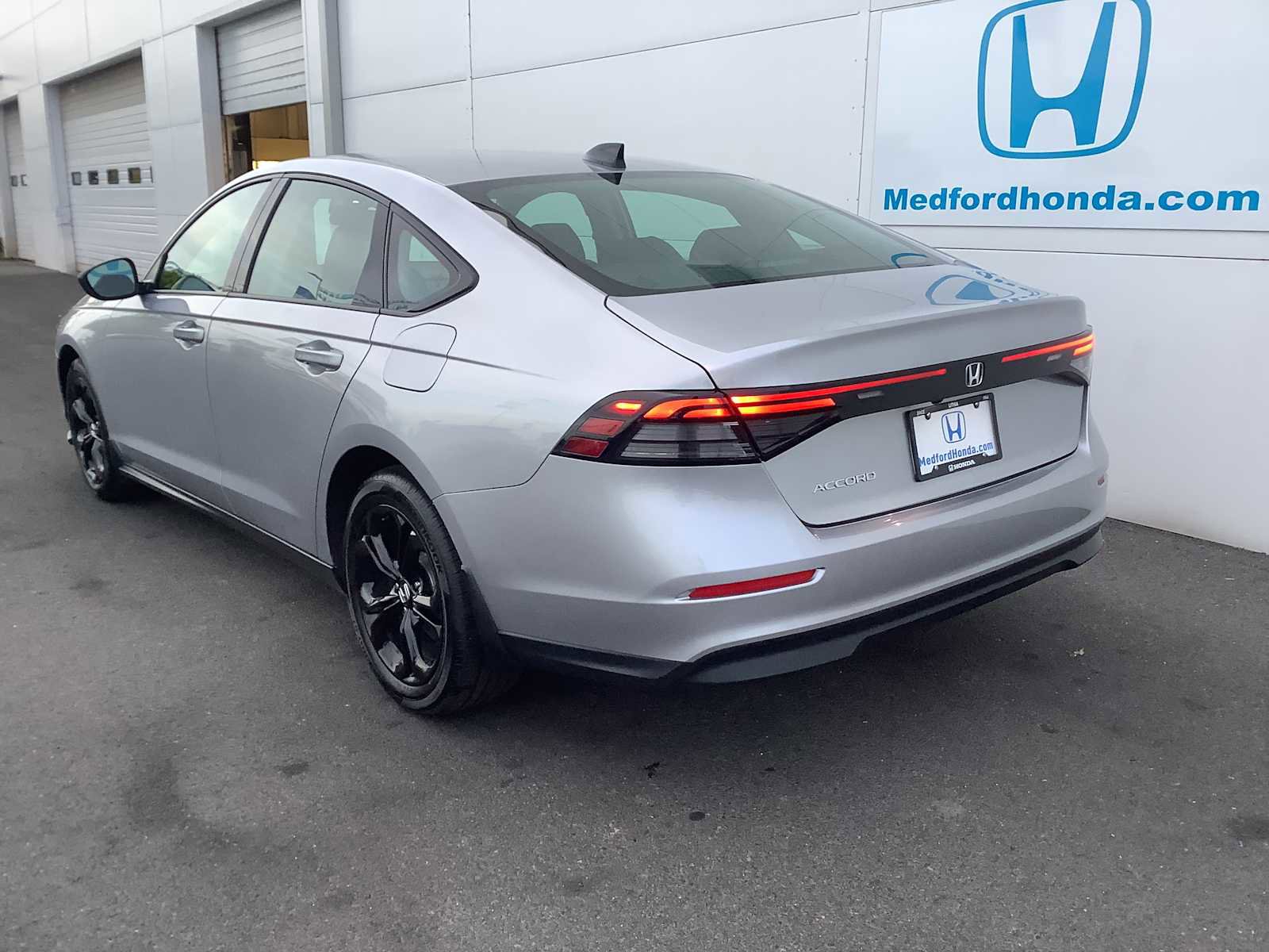 Certified 2025 Honda Accord SE image 4