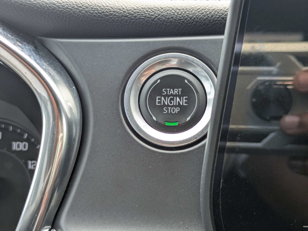 Used 2024 Chevrolet Blazer LT w/ Midnight/Sport Edition FWD image 29