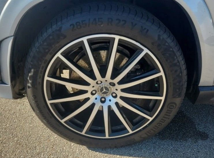 Used 2023 Mercedes-Benz GLS 450 4MATIC image 11