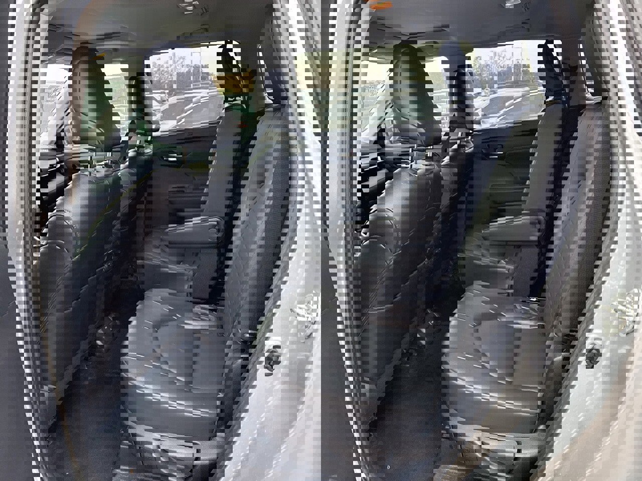 Used 2022 Toyota Highlander XLE image 9