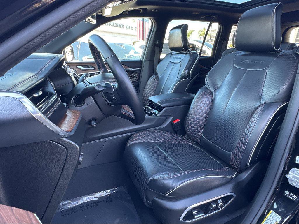 Used 2022 Jeep Grand Cherokee Summit w/ Advanced Protech Group IV AWD/4WD image 8