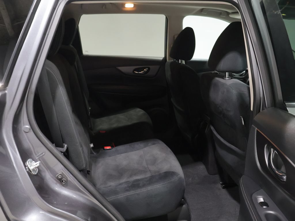 Used 2016 Nissan Rogue SV w/ SV Premium Package AWD/4WD image 21