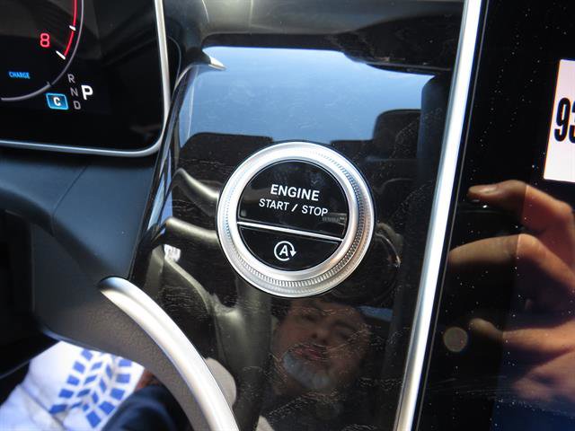 Used 2025 Mercedes-Benz GLC 300 4MATIC image 7