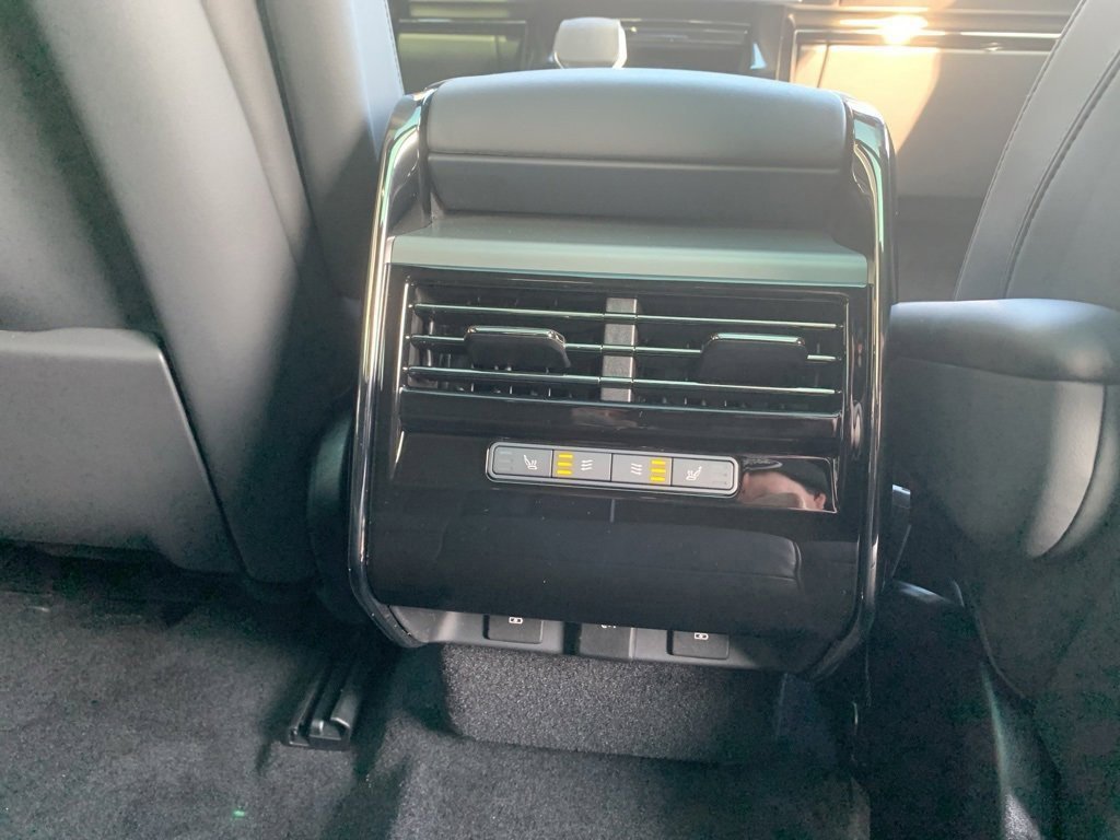 Used 2025 Land Rover Range Rover Sport SE image 32