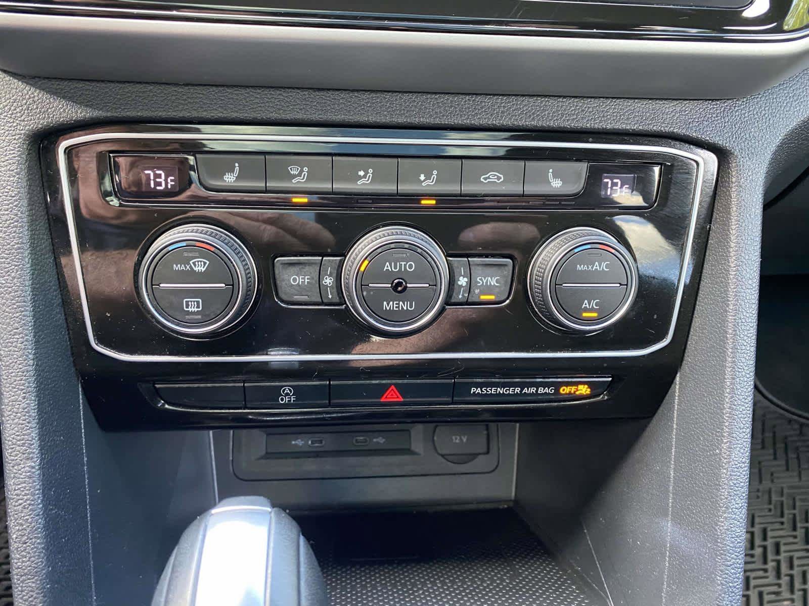 Certified 2023 Volkswagen Atlas Cross Sport SE w/ Panoramic Sunroof Package AWD/4WD image 17
