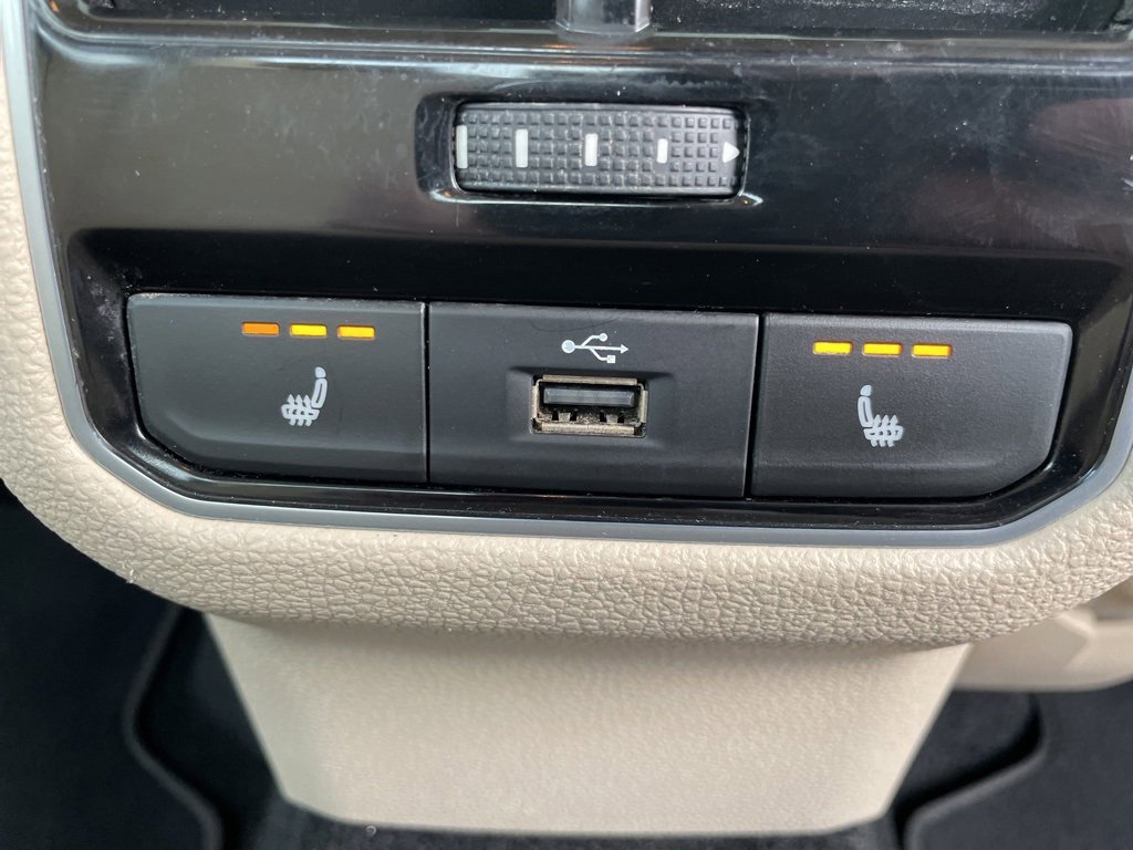 Used 2018 Volkswagen Passat 2.0T SE image 25