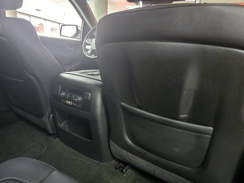 Used 2015 Chevrolet Tahoe LTZ AWD/4WD image 40