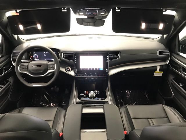 New 2025 Jeep Wagoneer 4WD w/ Convenience Group I image 30