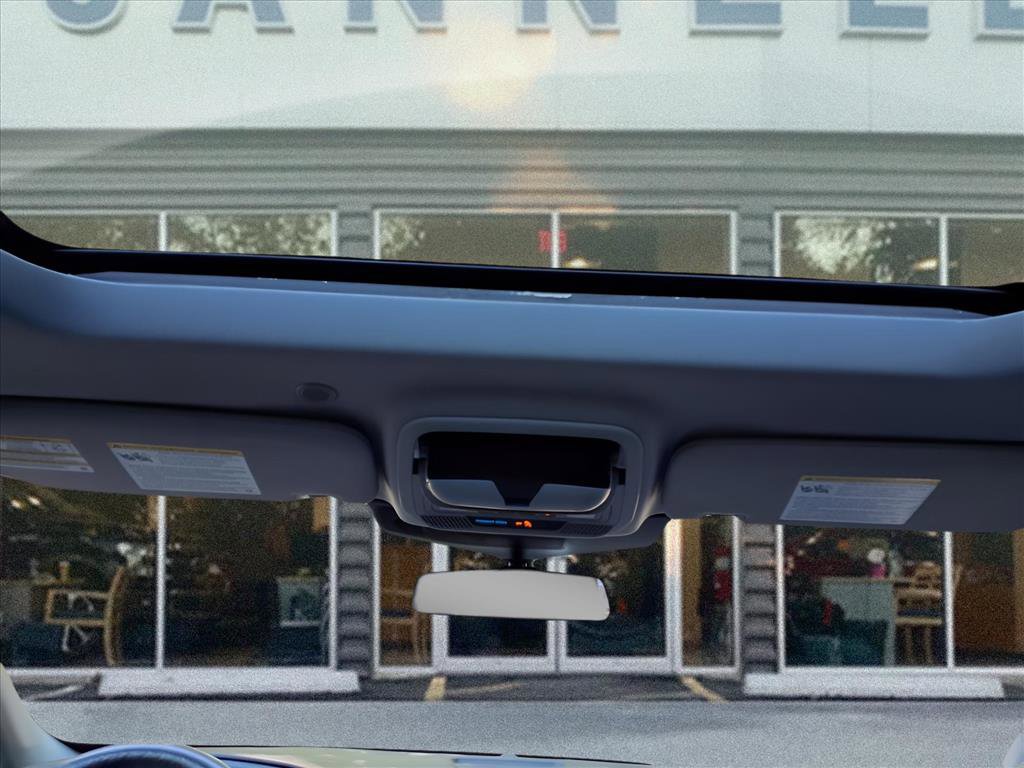 Used 2022 Ford Explorer XLT w/ Equipment Group 202A image 13