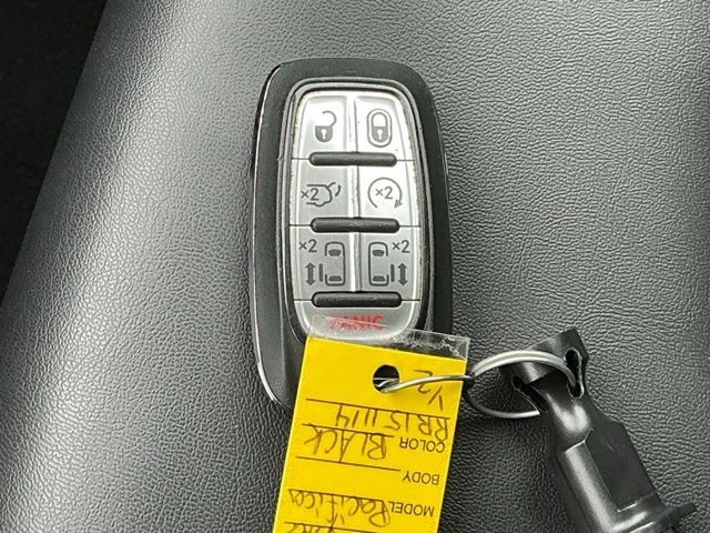 Used 2024 Chrysler Pacifica Touring-L FWD image 32