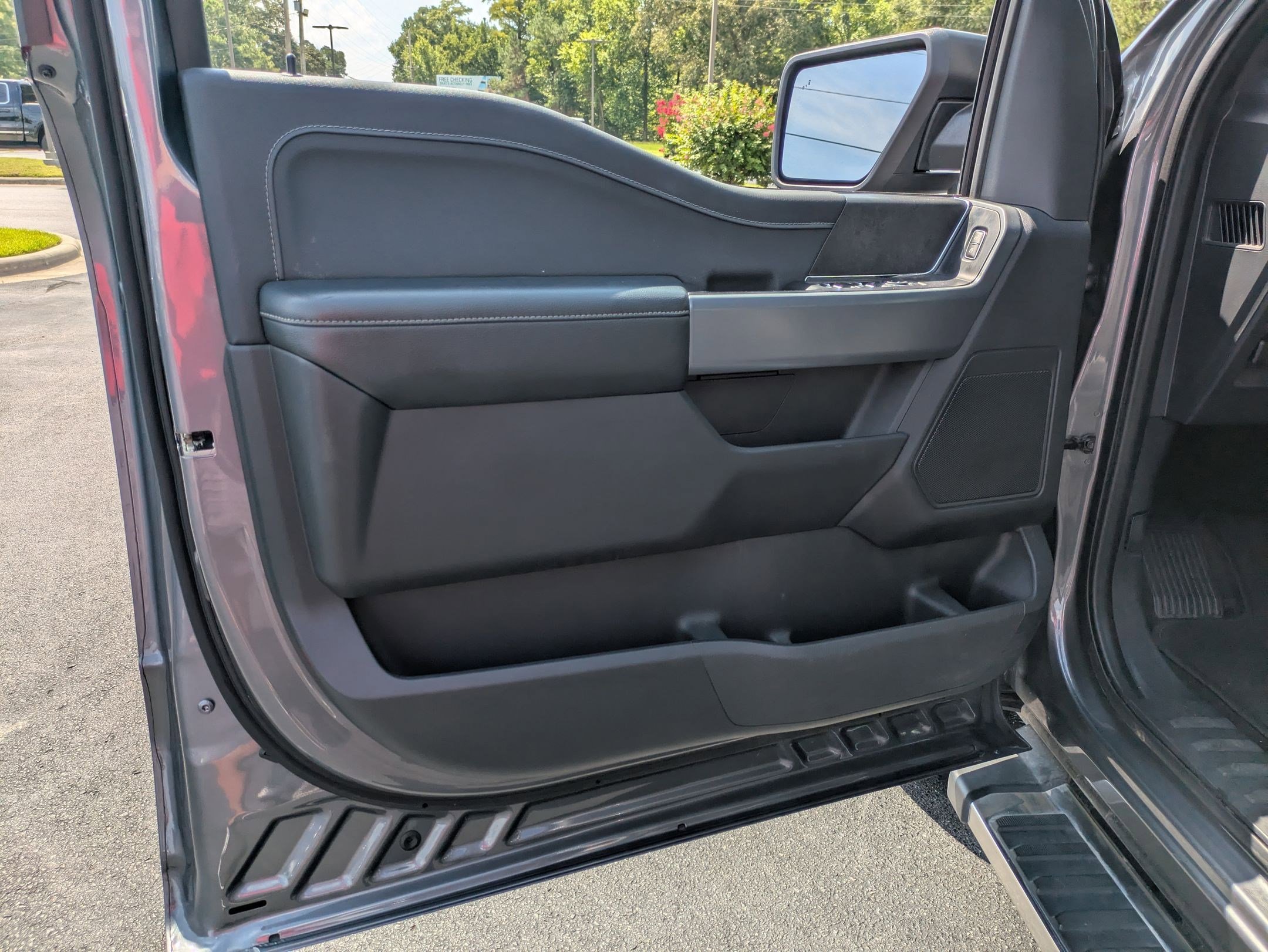 Used 2024 Ford F150 XLT w/ Mobile Office Package image 11