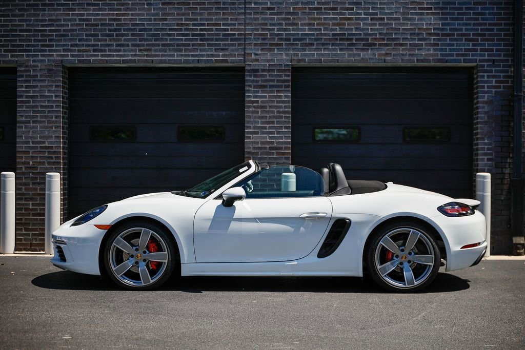 Used 2025 Porsche 718 Boxster S RWD image 2