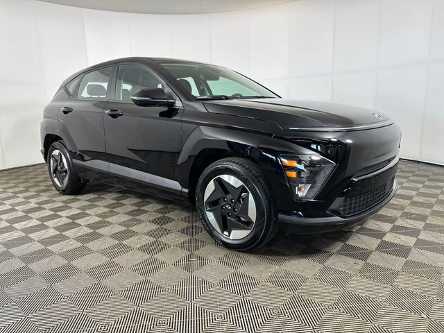 Used 2024 Hyundai Kona SE FWD image 2
