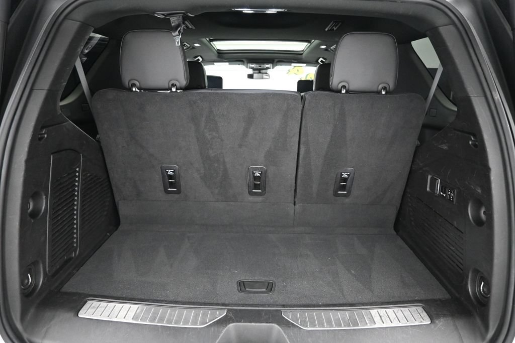 Used 2024 Chevrolet Tahoe RST w/ Luxury Package AWD/4WD image 9