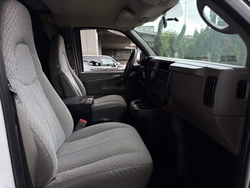 Used 2007 GMC Savana 2500 RWD image 20
