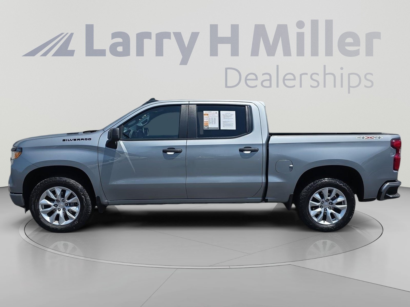 Certified 2025 Chevrolet Silverado 1500 Custom w/ LPO, Dark Essentials Package AWD/4WD image 5