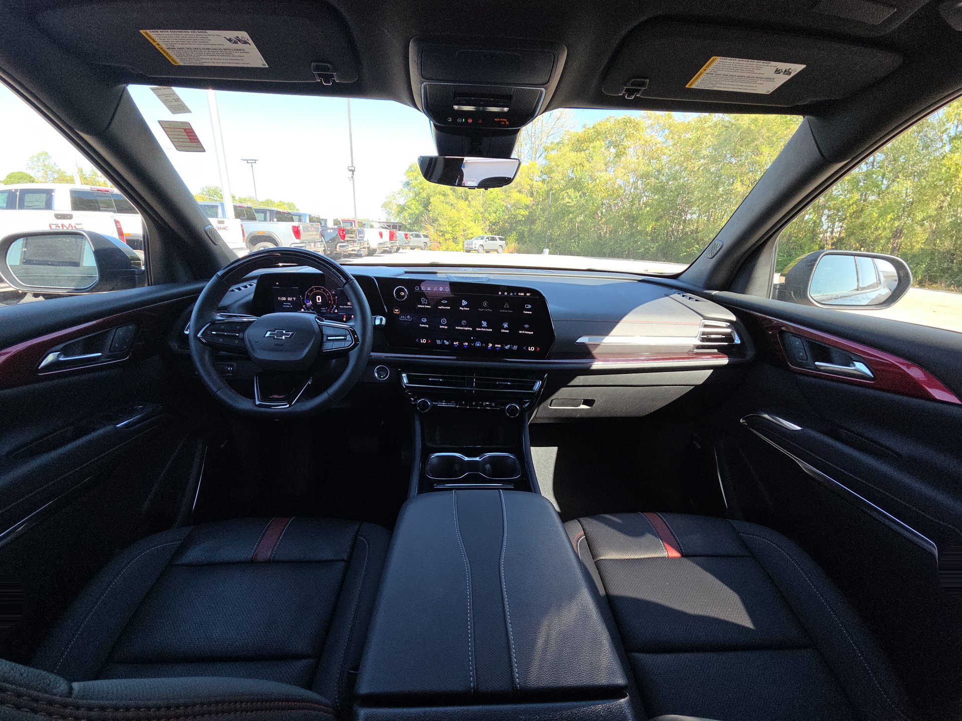 Used 2026 Chevrolet Traverse RS FWD image 30
