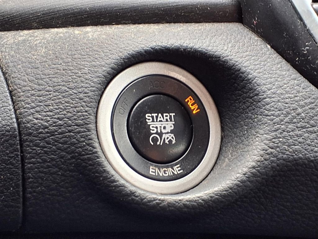 Used 2015 Chrysler 200 Limited image 23