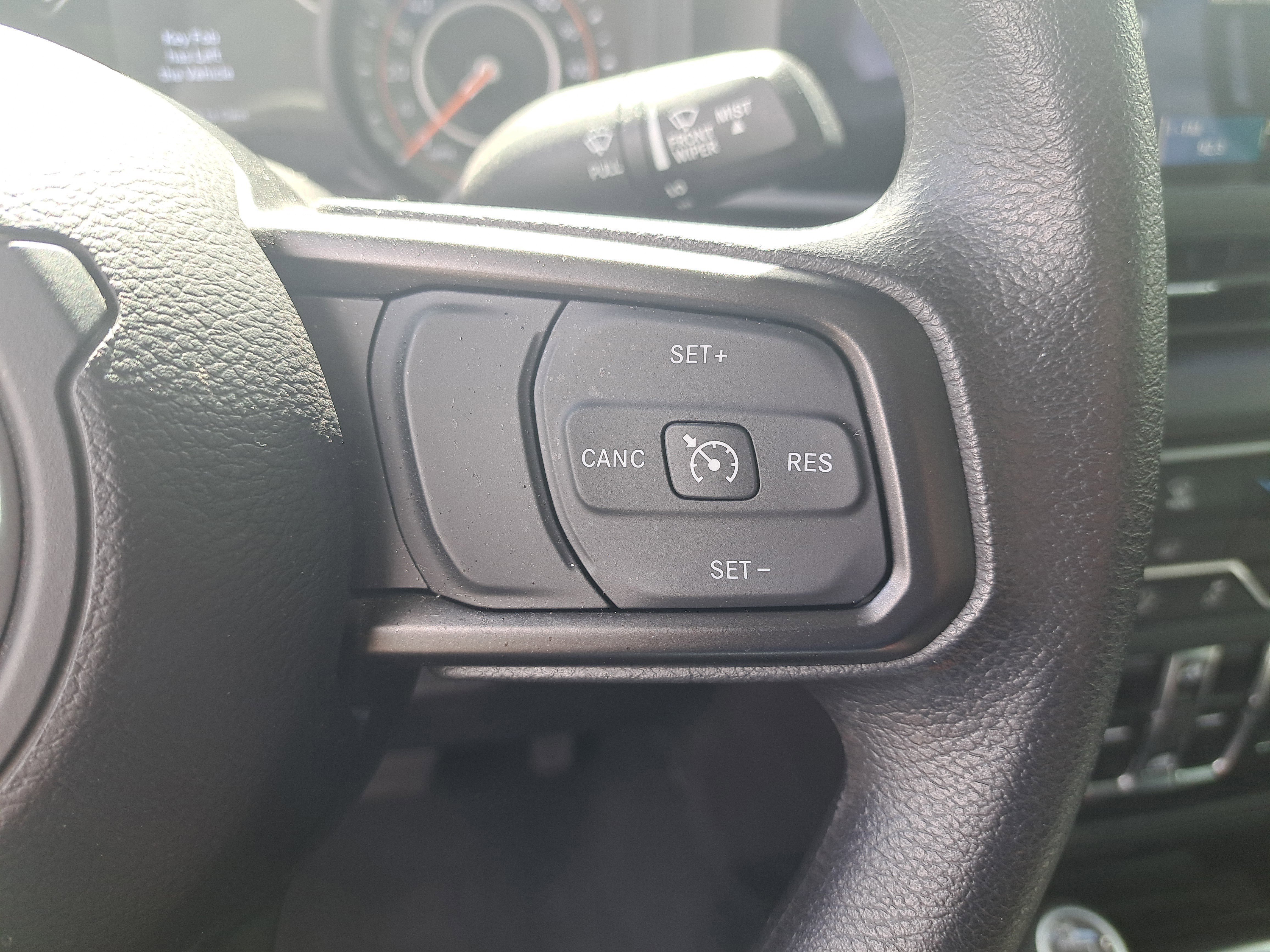 Used 2025 Jeep Gladiator Sport AWD/4WD image 37