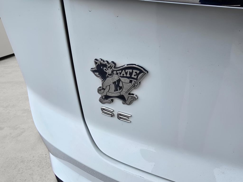 Used 2024 Volkswagen Atlas Cross Sport SE image 9