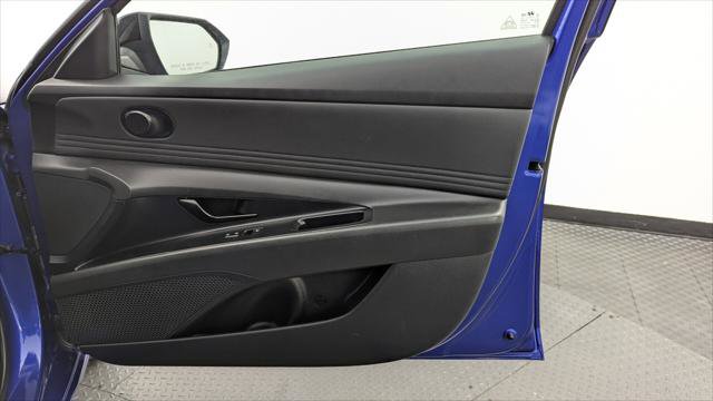 Used 2025 Hyundai Elantra Sport w/ Cargo Package image 23