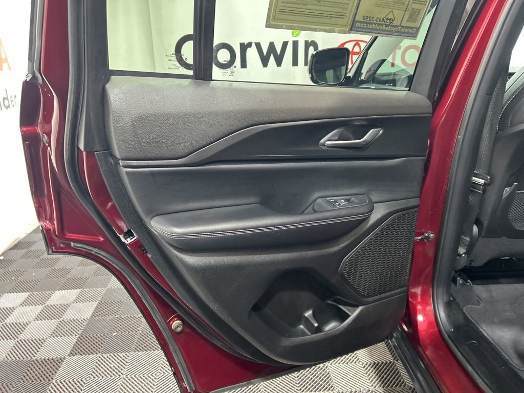 Used 2024 Jeep Grand Cherokee Altitude AWD/4WD image 15