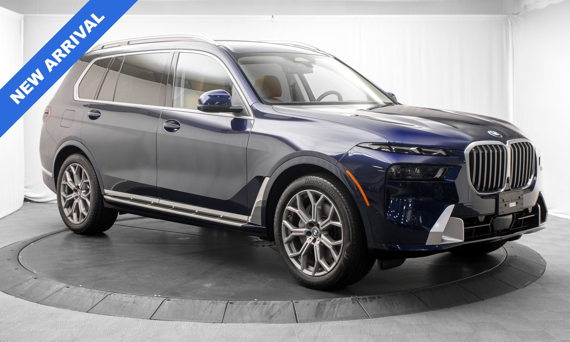 Used 2024 BMW X7 xDrive40i w/ Climate Comfort Package AWD/4WD image 9