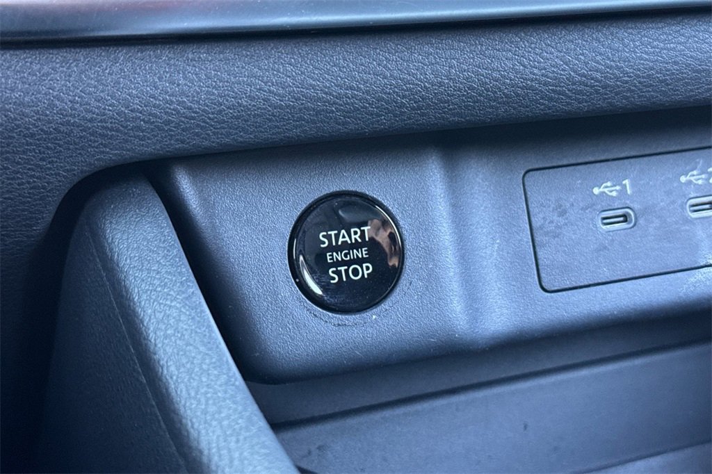 Used 2025 Nissan Rogue SV image 20