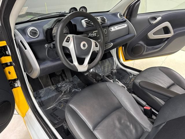 Used 2015 smart fortwo passion w/ Comfort Package RWD image 9