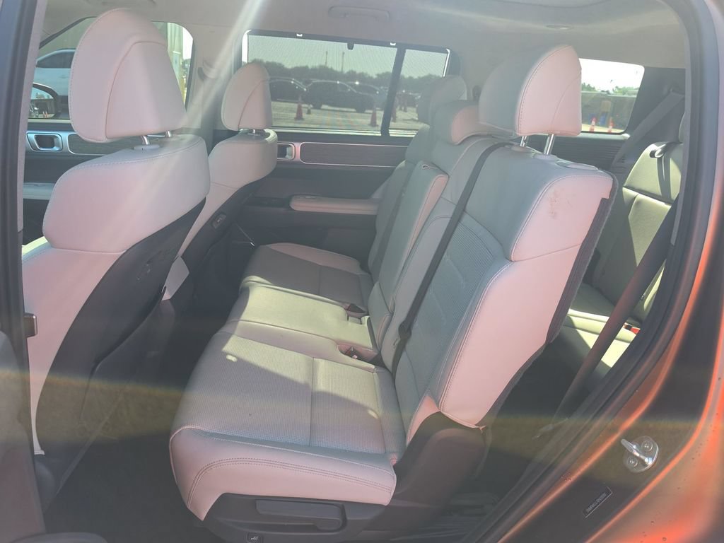 Used 2024 Hyundai Santa Fe Limited FWD image 13