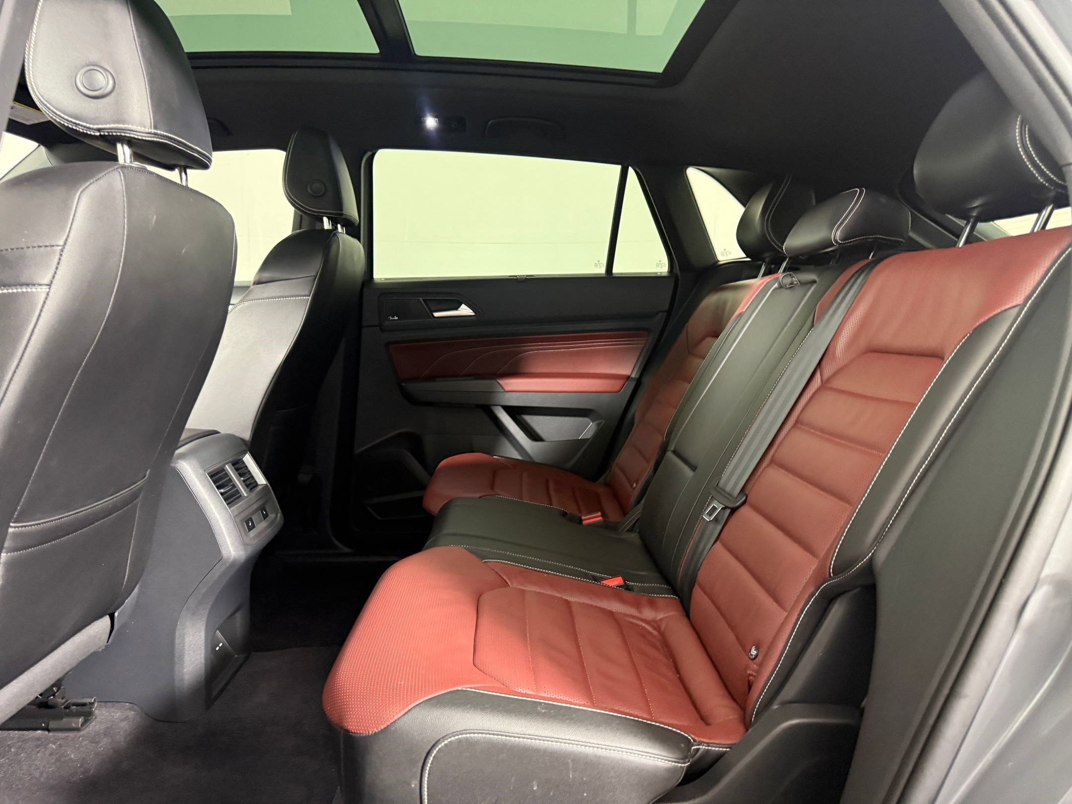 Used 2023 Volkswagen Atlas Cross Sport SEL Premium R-Line image 24