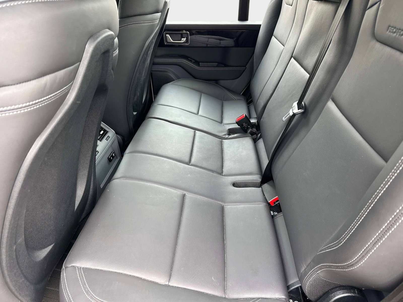 New 2024 INEOS Grenadier Fieldmaster Edition AWD/4WD image 11