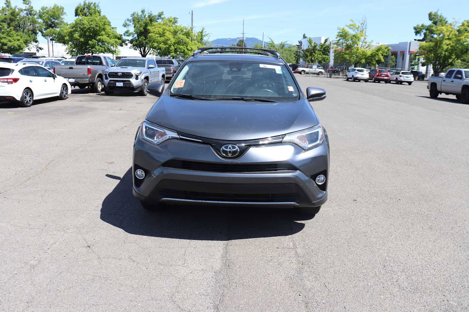 Used 2018 Toyota RAV4 XLE AWD/4WD video 2