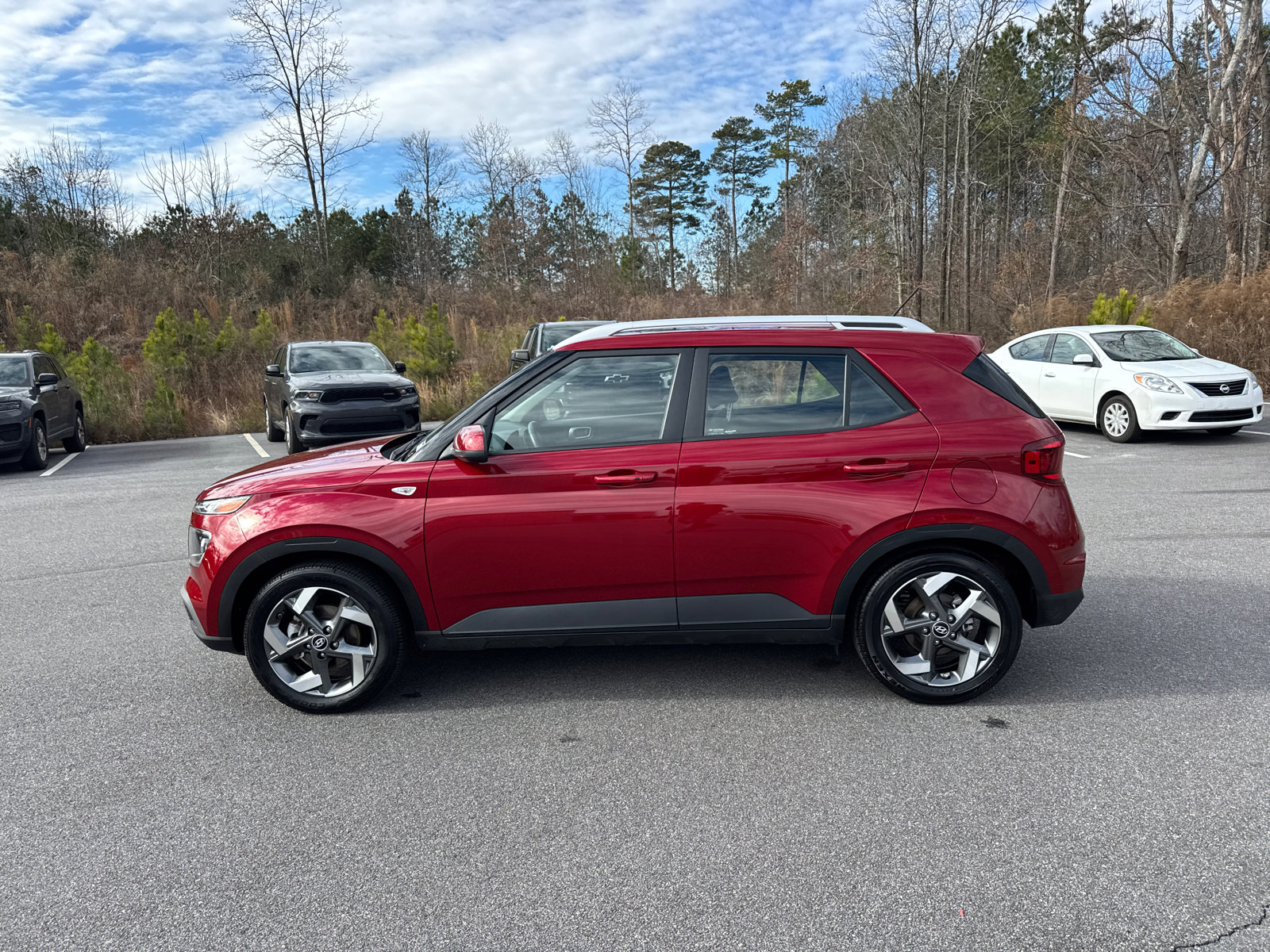 Used 2025 Hyundai Venue SEL image 8