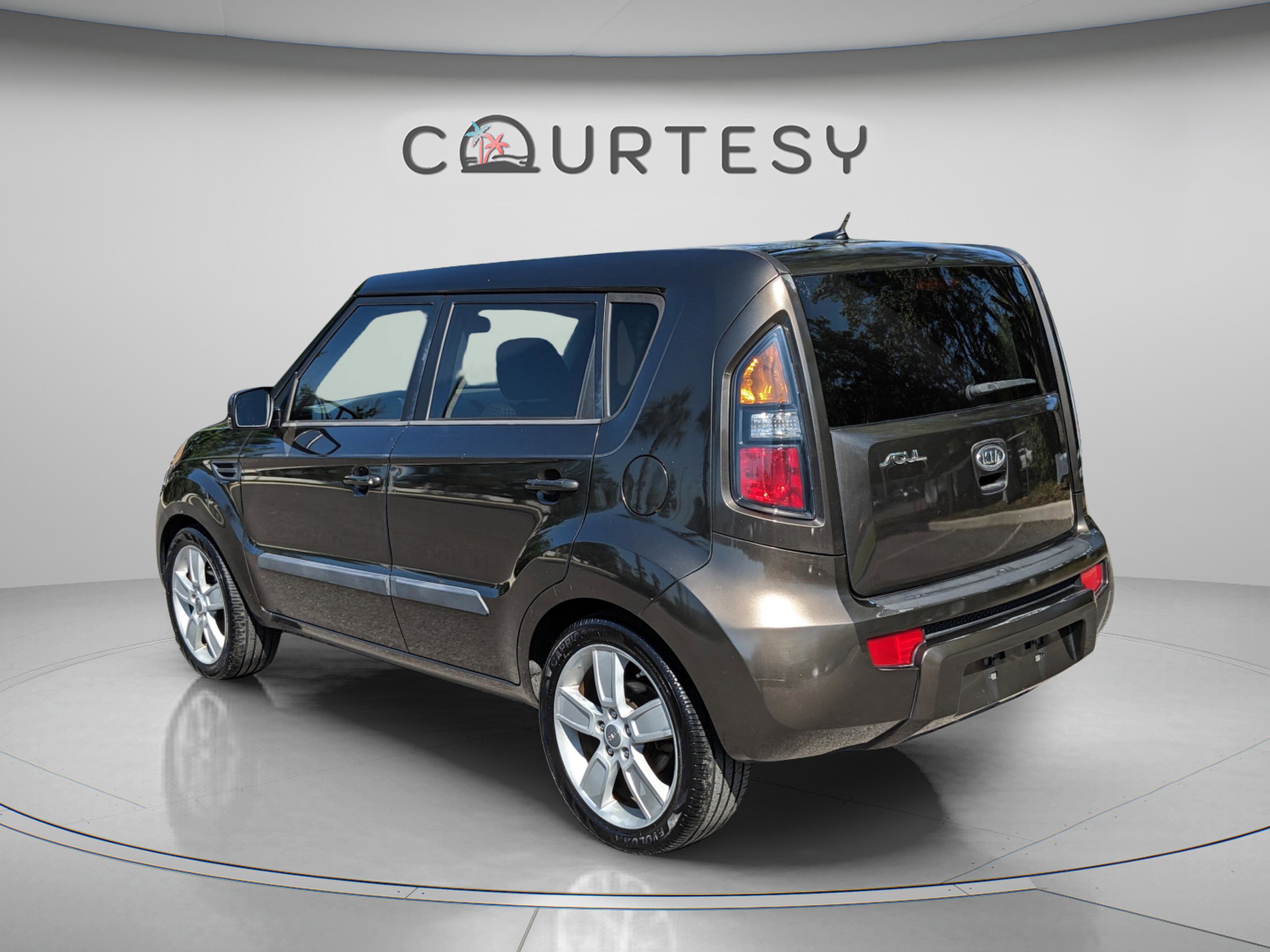 Used 2011 Kia Soul ! image 4