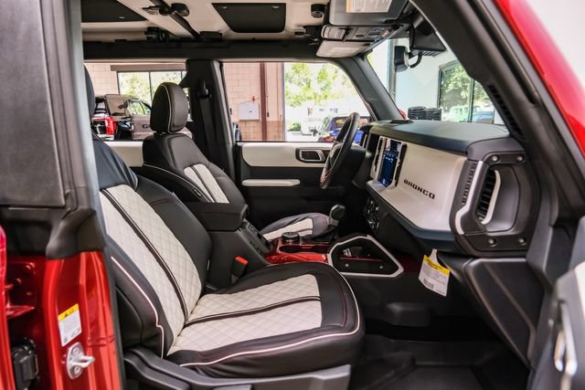 Used 2025 Ford Bronco Heritage Edition AWD/4WD image 68