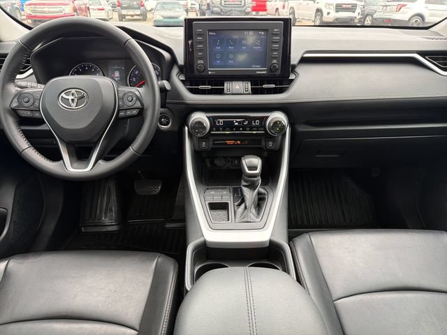 Used 2020 Toyota RAV4 XLE Premium FWD image 9