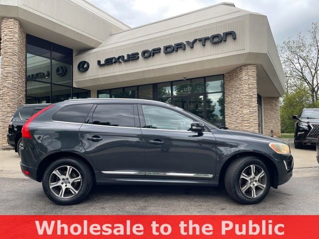 Used 2015 Volvo XC60 T6 w/ Proximity Package AWD/4WD image 4