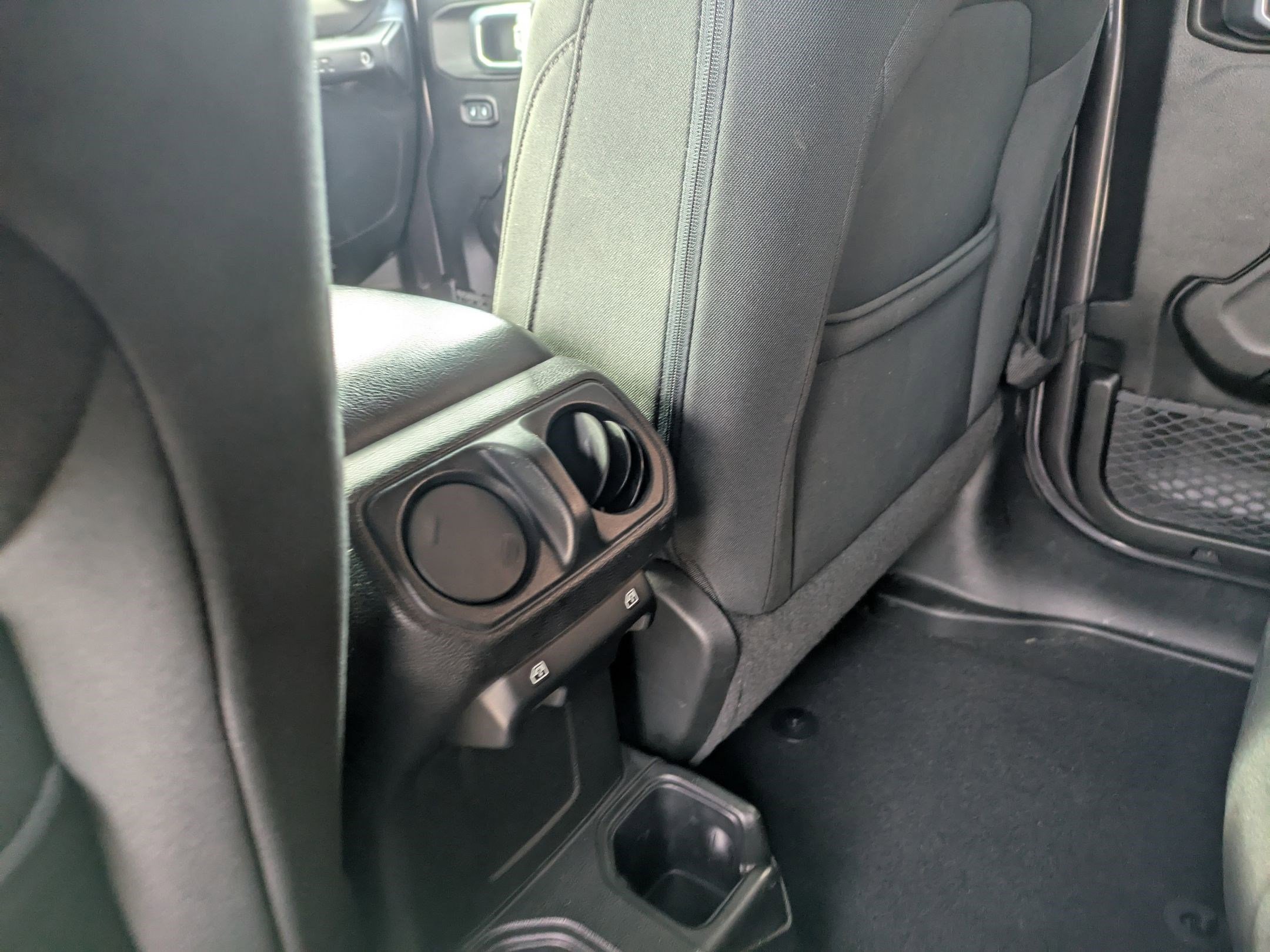 Used 2018 Jeep Wrangler Unlimited Sport S image 18