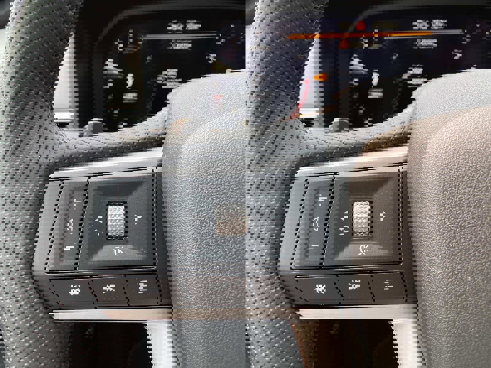 New 2025 Mitsubishi Outlander SE image 16