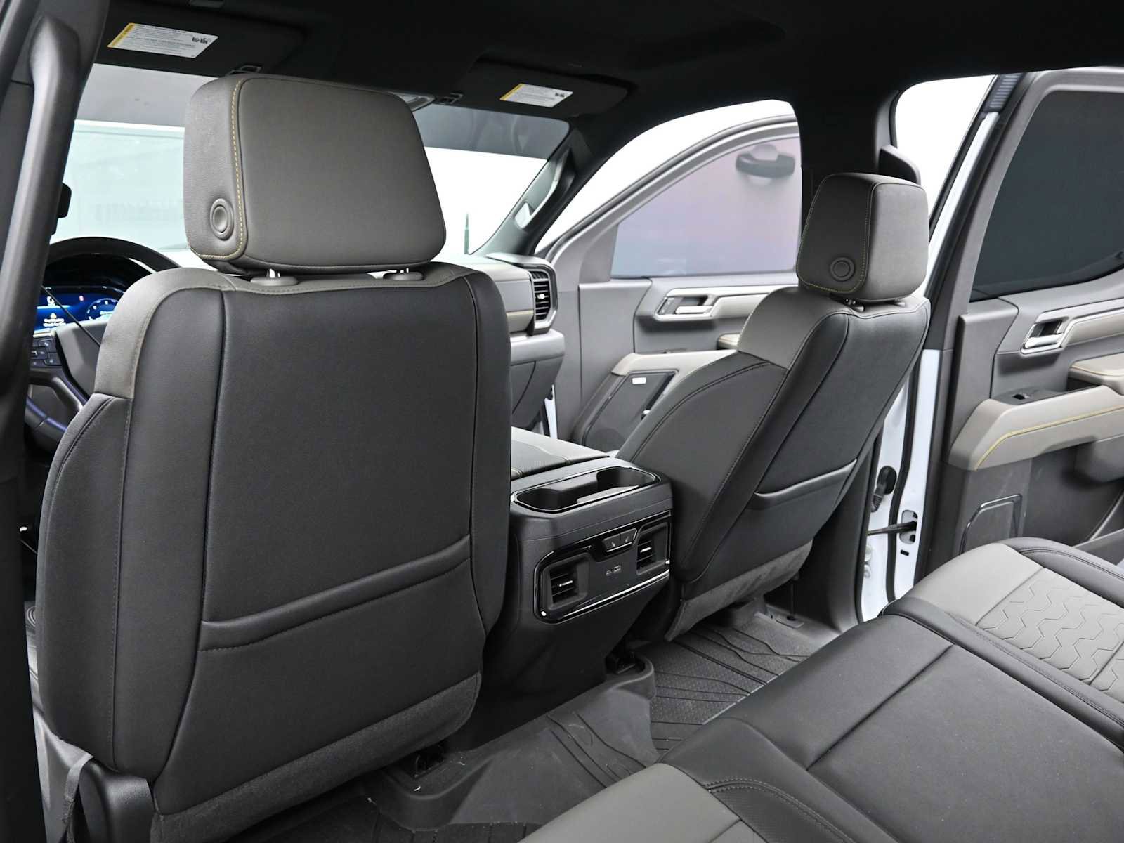 Used 2024 Chevrolet Silverado 1500 ZR2 image 24