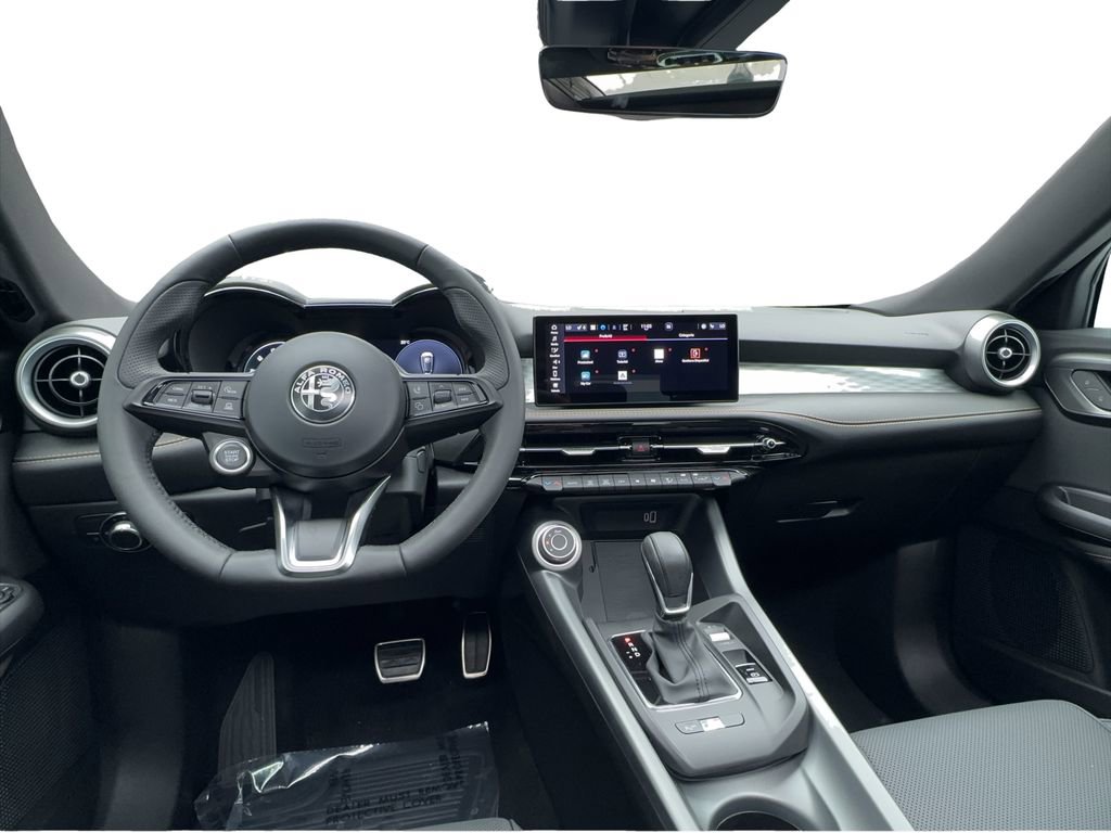 New 2026 Alfa Romeo Tonale w/ Black Premium Package AWD/4WD image 31
