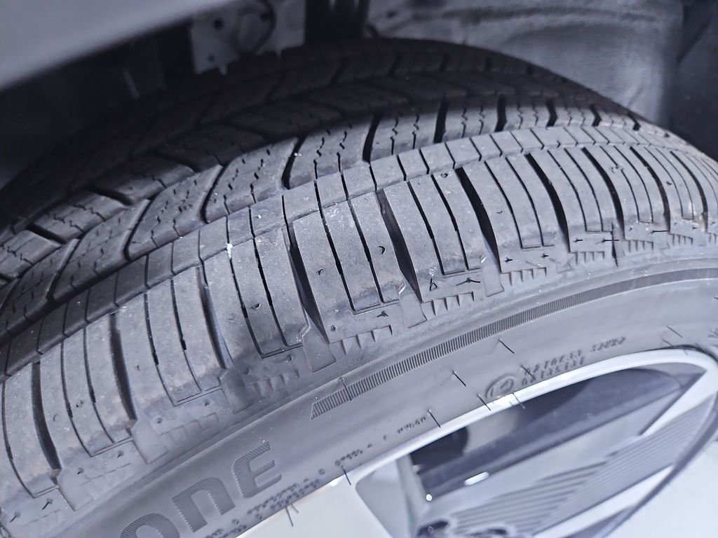 New 2025 Nissan Kicks SR image 26