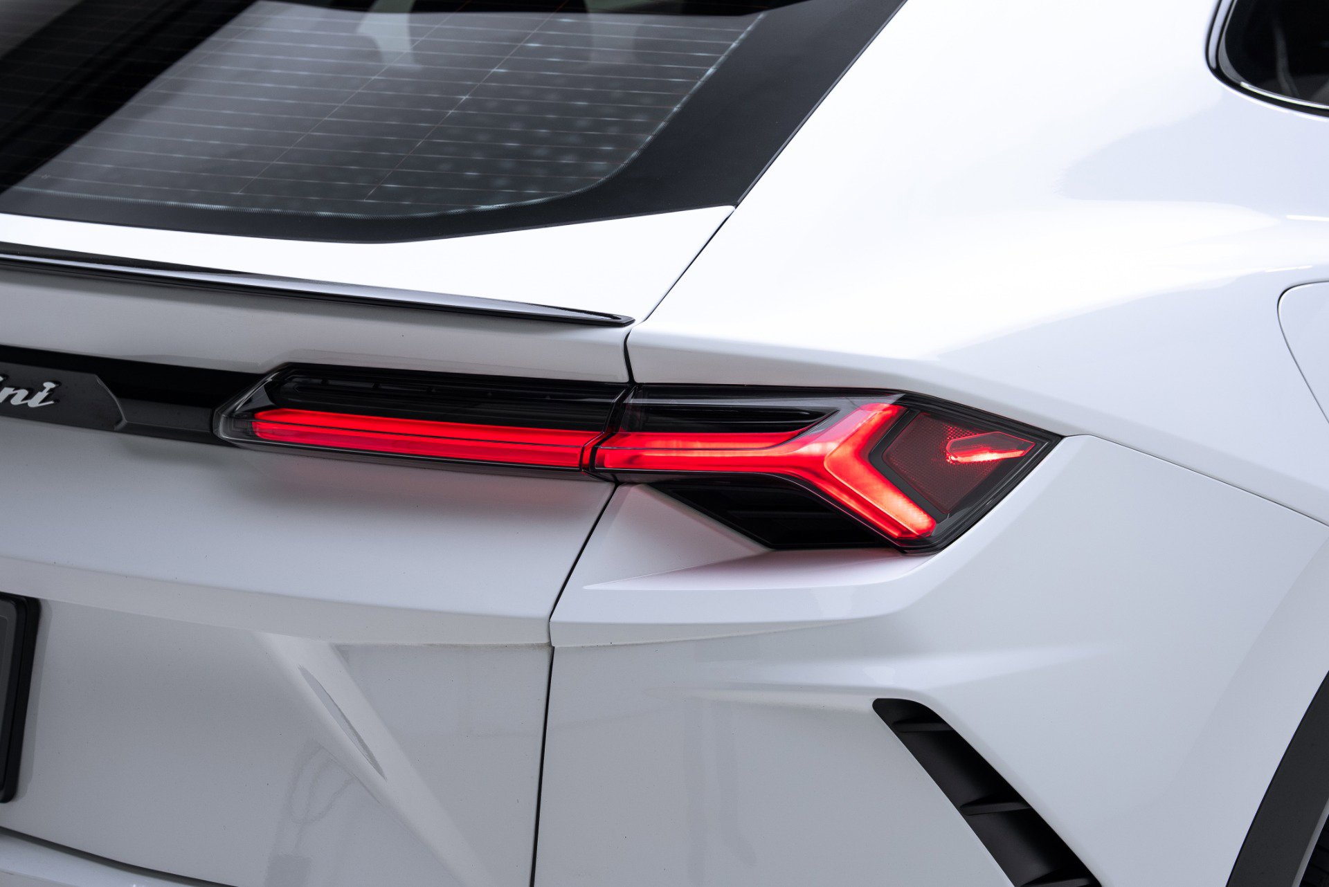 Used 2021 Lamborghini Urus AWD/4WD image 31