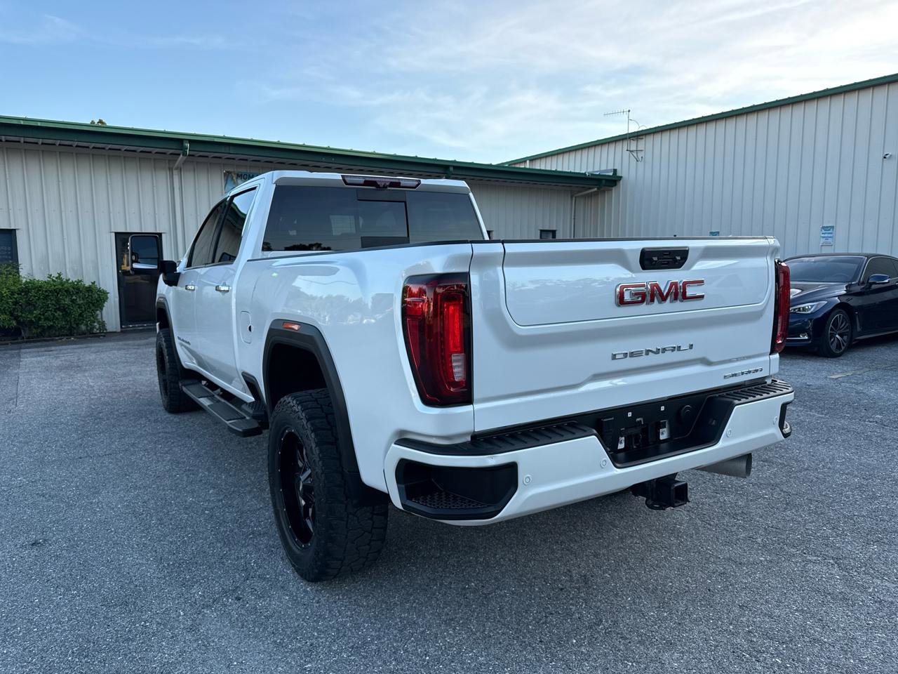 Used 2022 GMC Sierra 2500 Denali w/ Denali Ultimate Package AWD/4WD image 14
