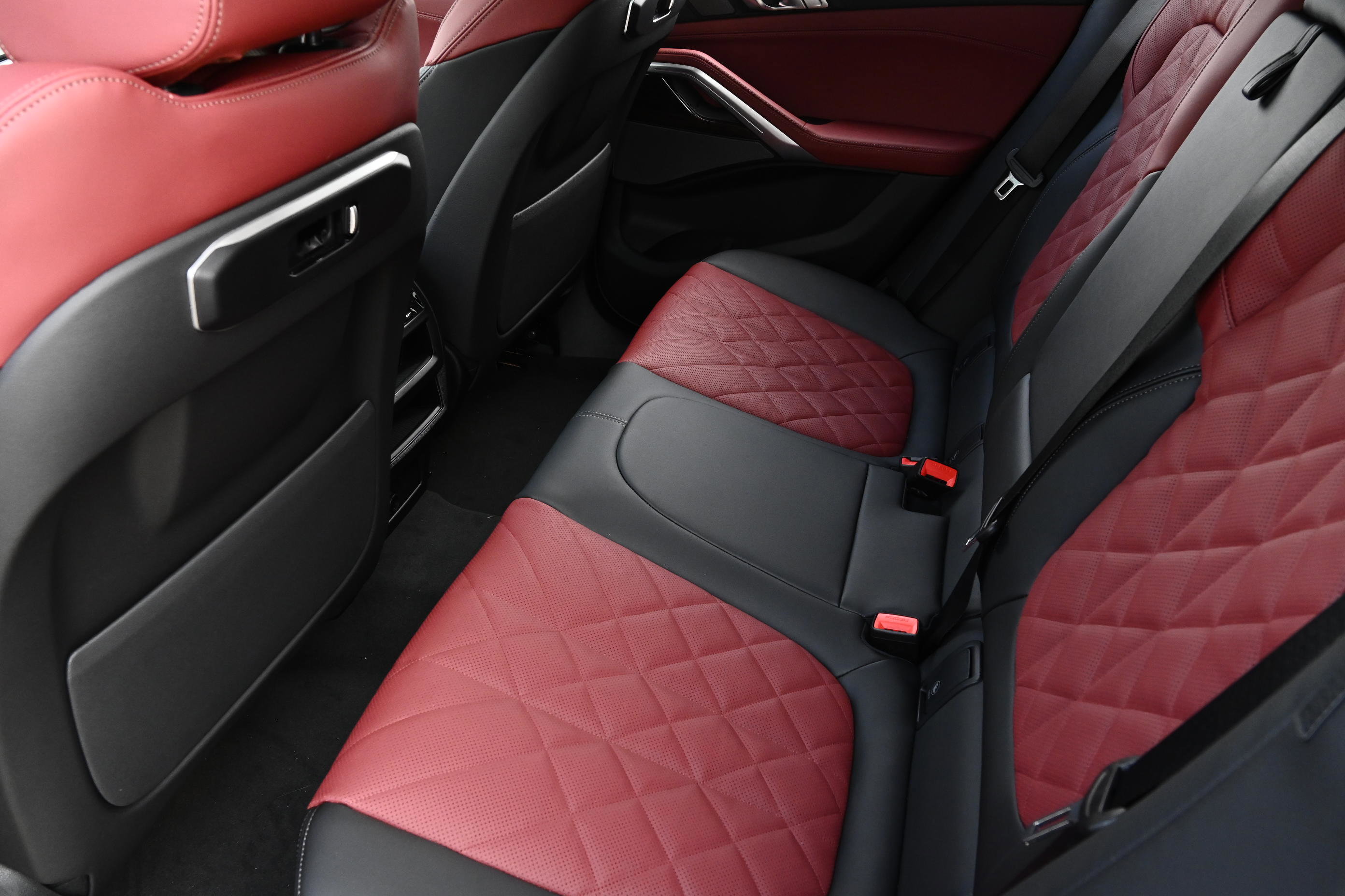 New 2026 BMW X6 xDrive40i w/ Premium Package image 11