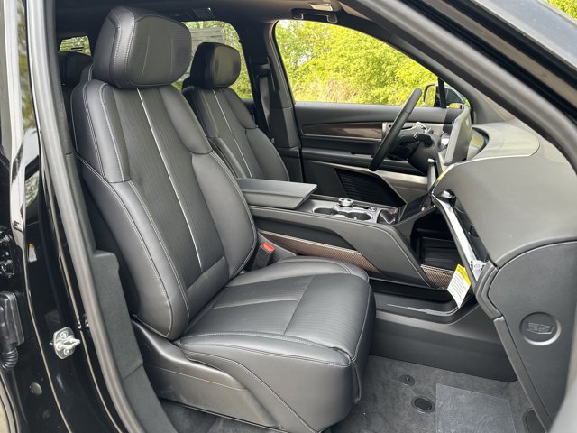 New 2026 Cadillac Vistiq Sport w/ LPO, Floor Liner Package image 38